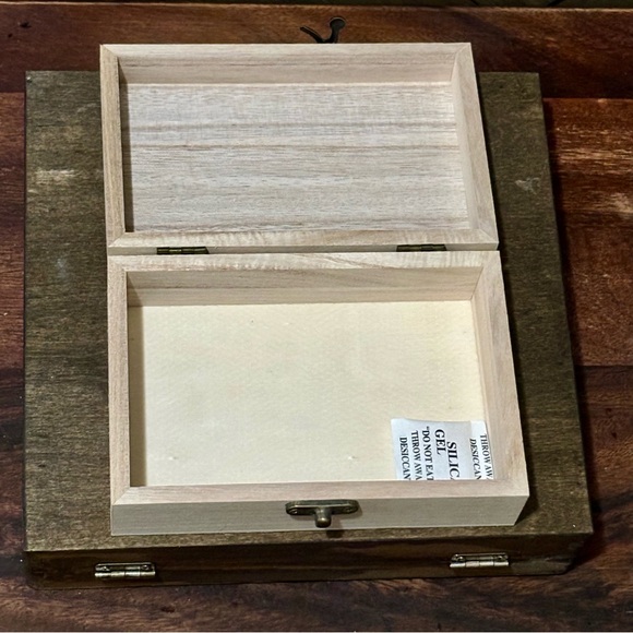 Jewelry Treasure Small Wooden Box - Picture 6 of 9